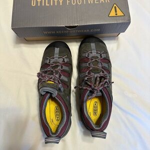 Keen Detroit Low Steel Toe Shoes - Gray and Pink